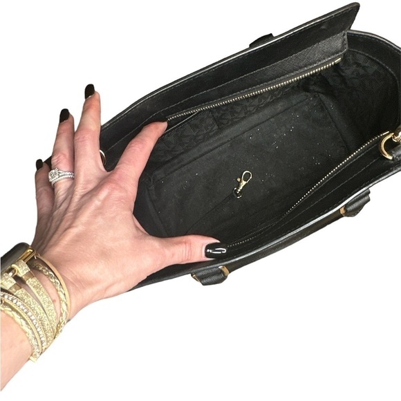 Black Michael Kors Purse With Removable Cross Strap - Picture 6 of 9